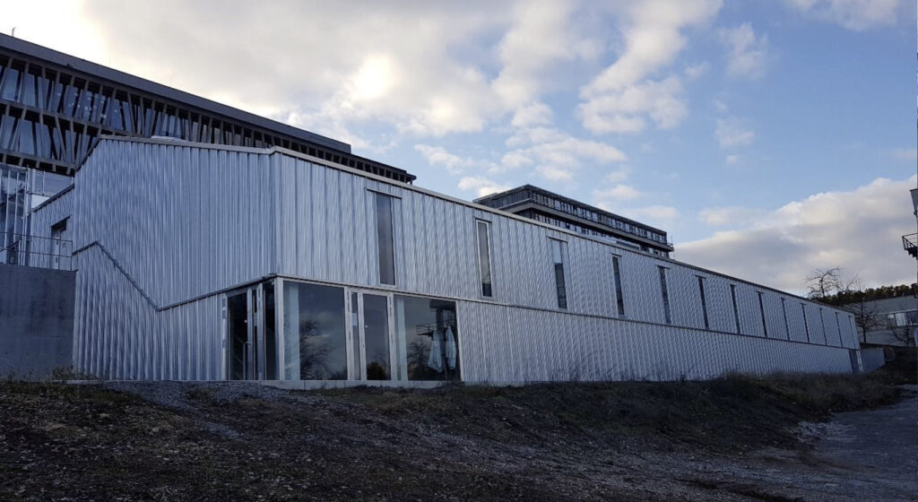 Stehfalzdach Klimahalle Tübingen
