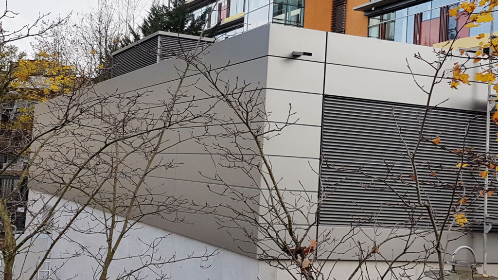 Paneelfassade Tübingen Hautklinik (2020)