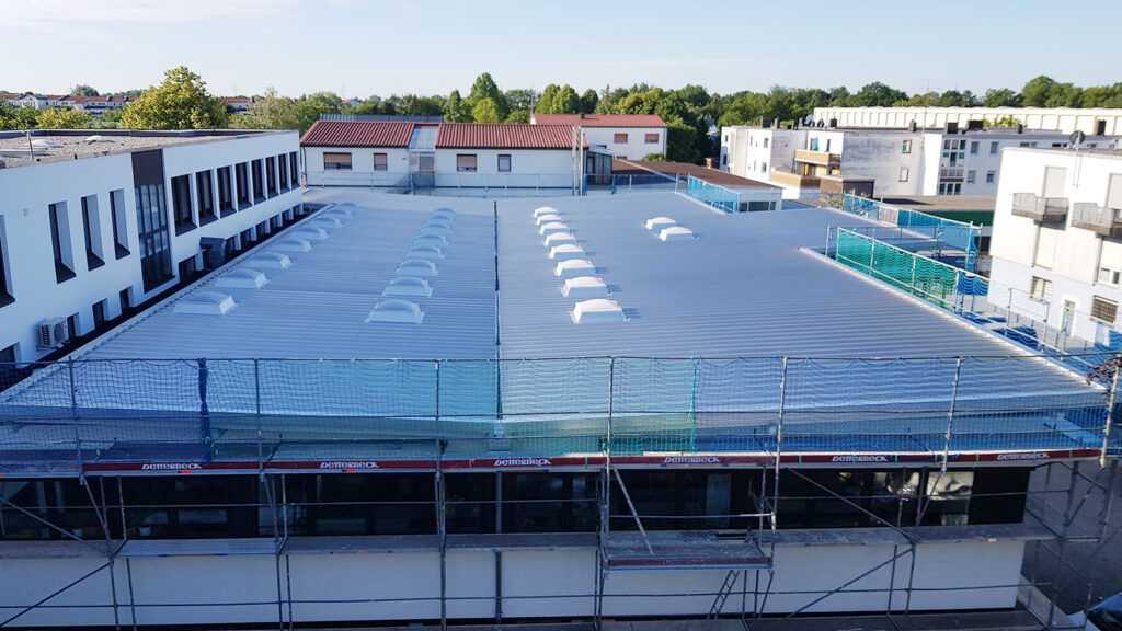 Stehfalzdach Gewerbeareal Fitzner Eching (2020)