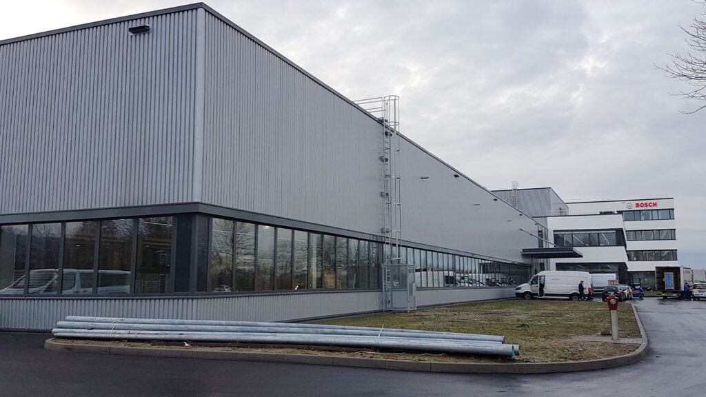 Trapez- und Wellfassade Bühl Bosch (2020)